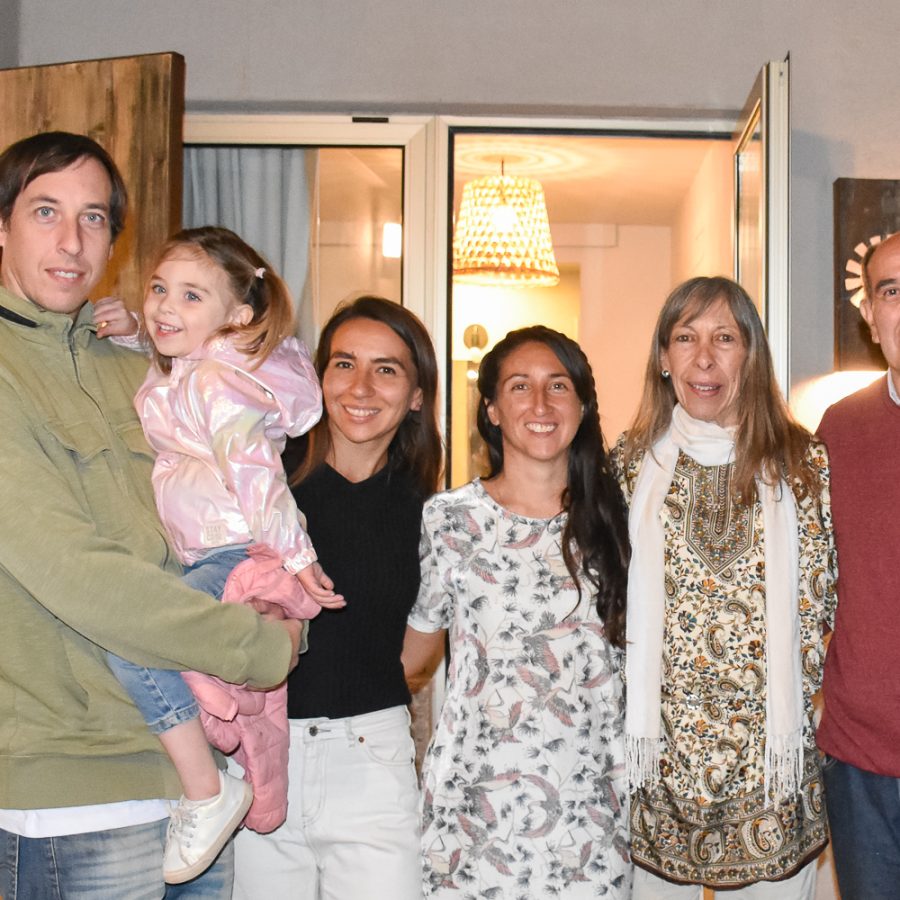 Acá estamos nosotros, la familia Bustamante dueños y trabajadores de la Posada